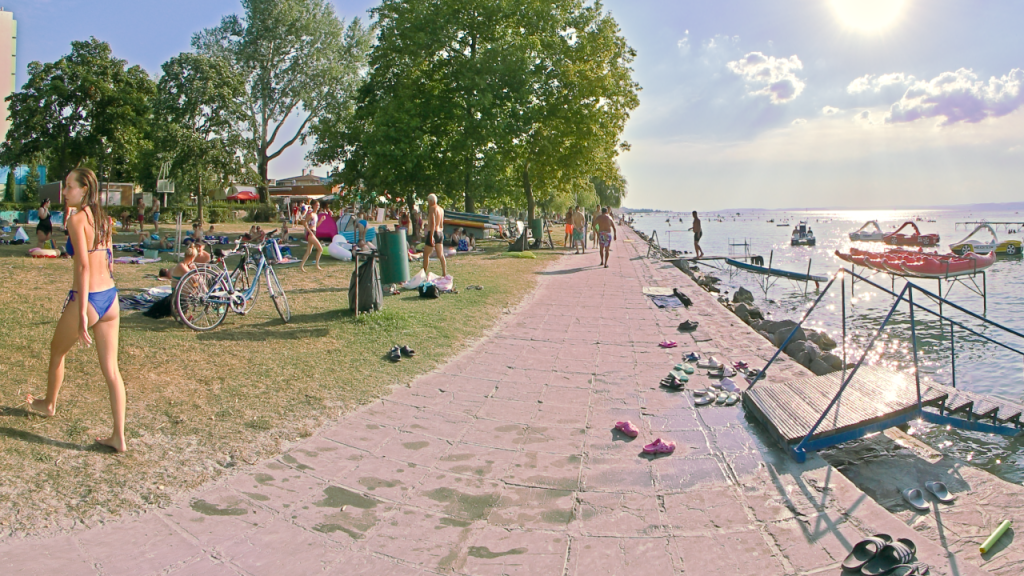 Siófok’s VR180 Beach Walk Adventure